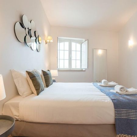 Alfama Modern Two-Bedroom Apartment W/ River View And Parking - By Lu Holidays Lisboa エクステリア 写真