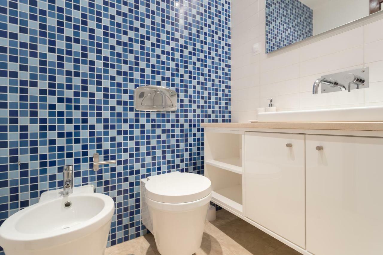 Alfama Modern Two-Bedroom Apartment W/ River View And Parking - By Lu Holidays Lisboa エクステリア 写真